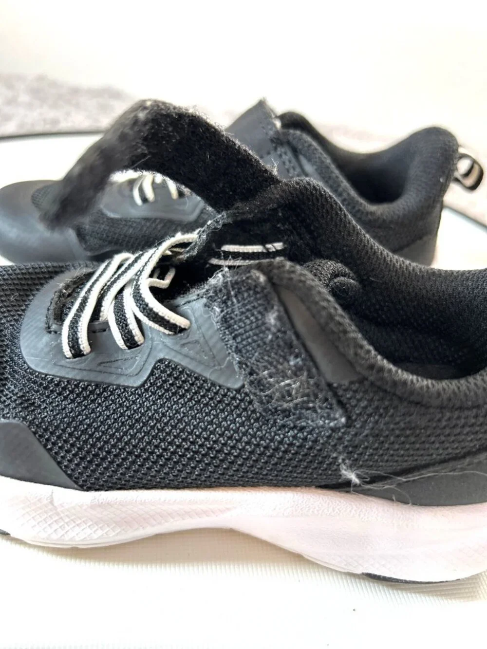 Toddler Girls Sneakers Hook n Latch Black/White Size 9